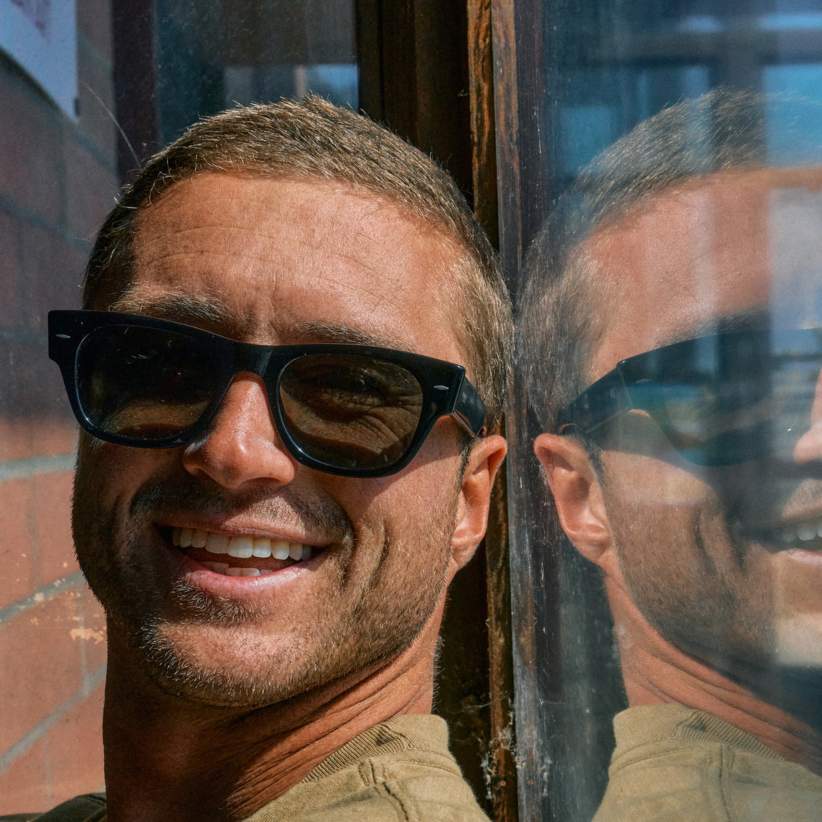 OUT OF SIGHT POLARISED SUNGLASSES