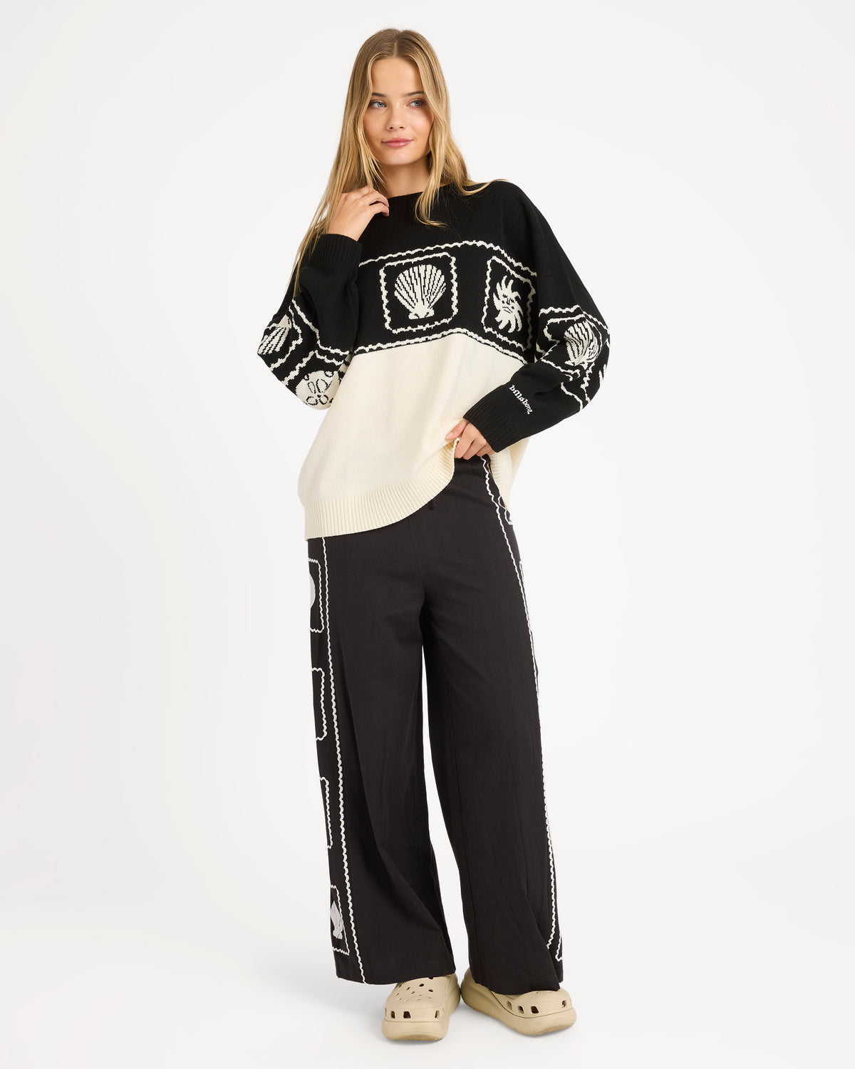 SEA SIDE DREAMER CREW NECK SWEATER