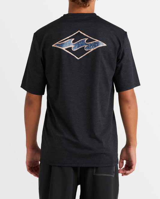 MEN'S DIAMOND SHORELINE LOOSE FIT SHORT SLEEVE RASHY
