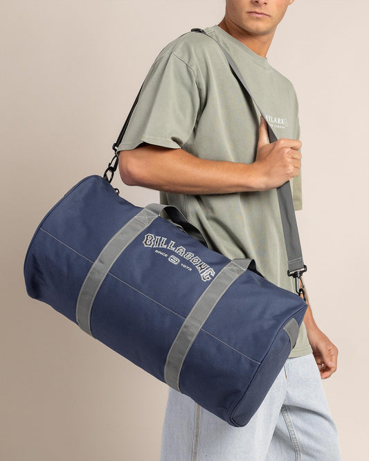 TRADITIONAL DUFFLE BAG
