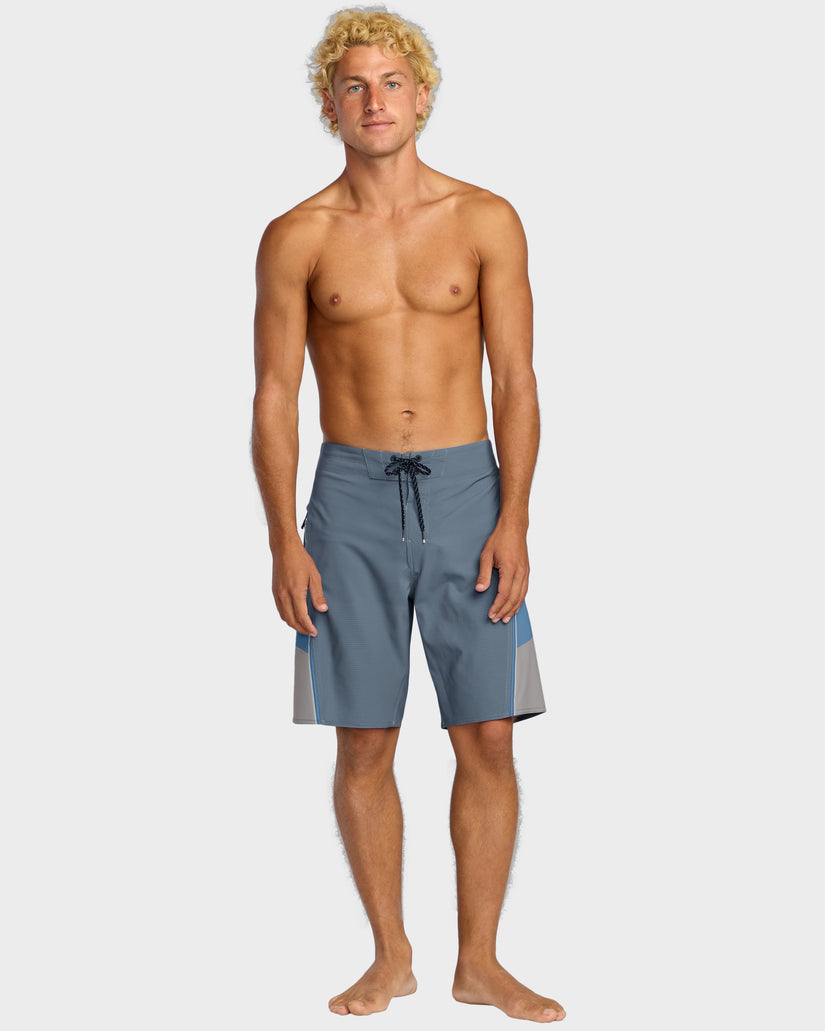 STRADDIE AIRLITE 20" BOARDSHORTS
