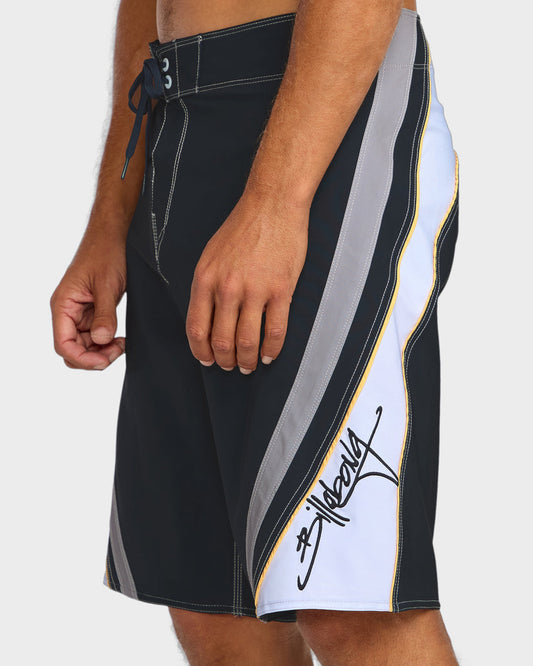 FLUID 2K PRO 21 INCH BOARDSHORT