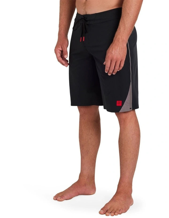 STRIKE MISSION PRO 21" BOARDSHORTS