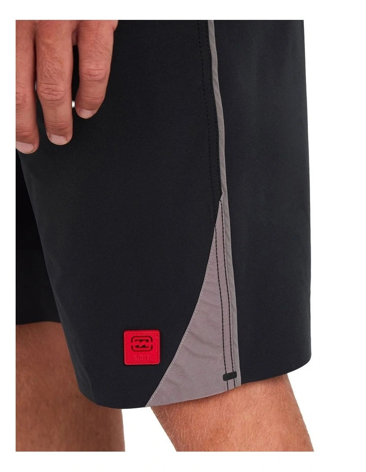 STRIKE MISSION PRO 21" BOARDSHORTS