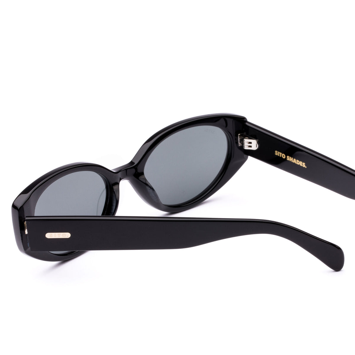 AURA POLARISED SUNGLASSES