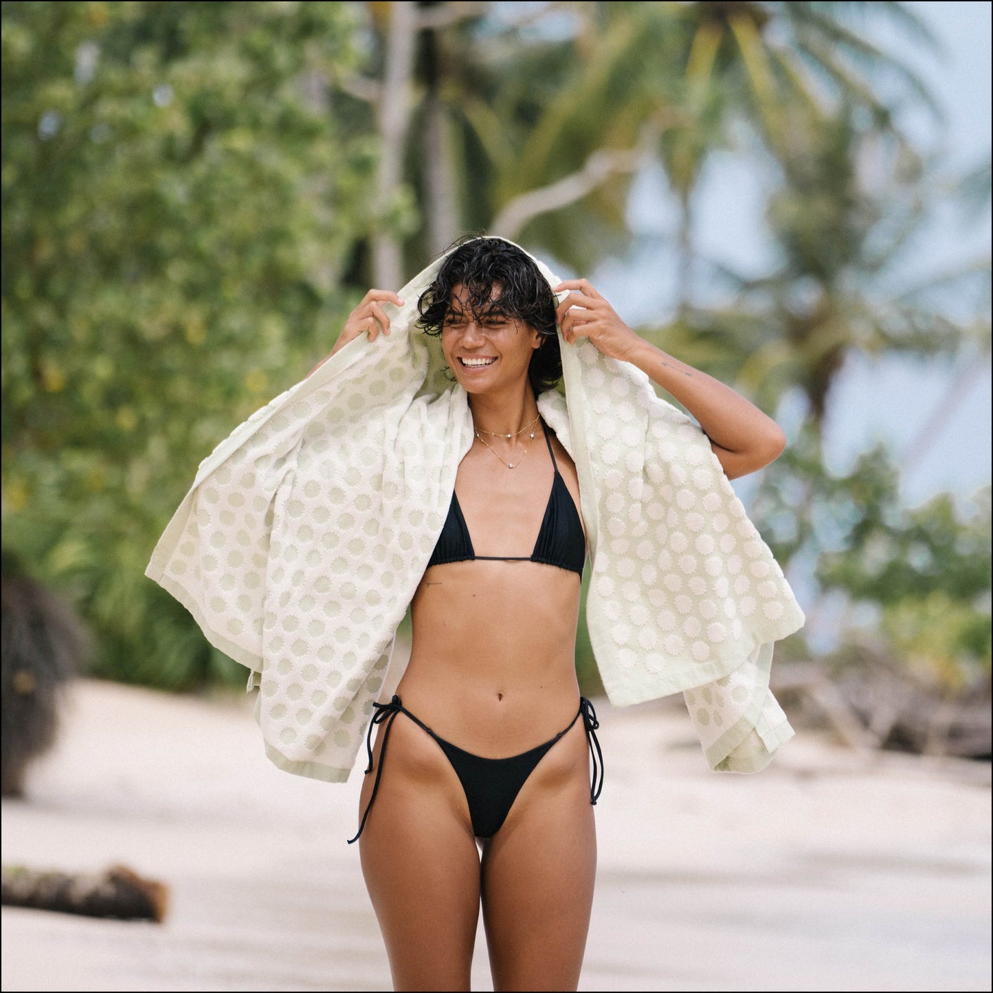 LAYDAY CALI PLUSH BEACH TOWEL