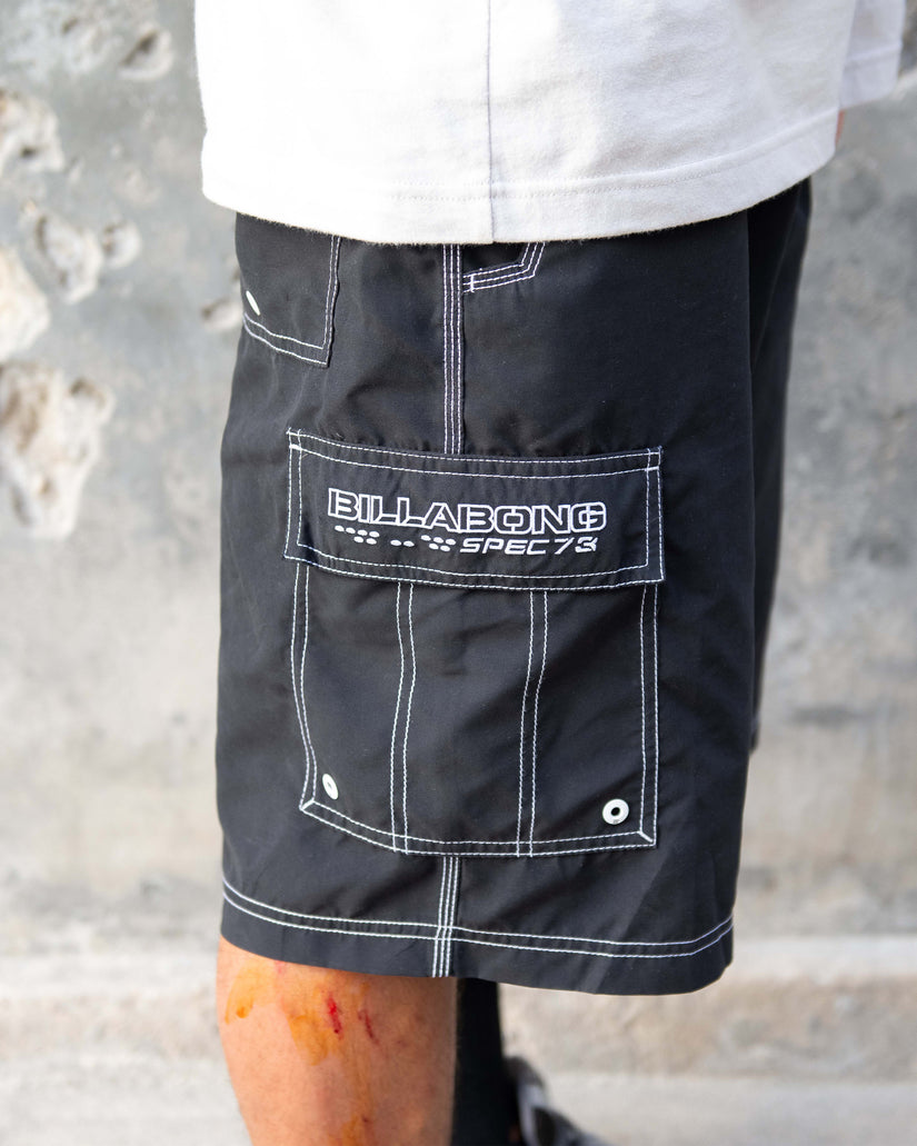 THROW ON 21 INCH BOARDSHORTS