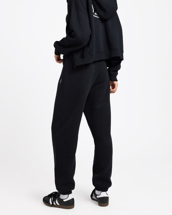GET MORE TRACKPANTS