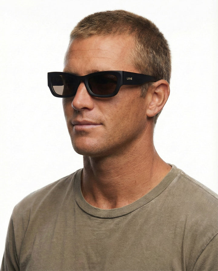 LEGIAN MATT BLACK POLARISED SUNGLASSES